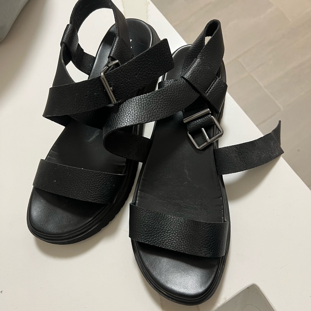 Black flat sandals